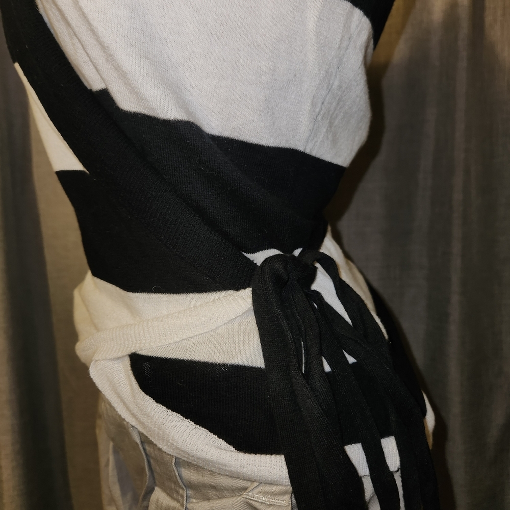 Striped Wrap Top - Picture 4 of 8